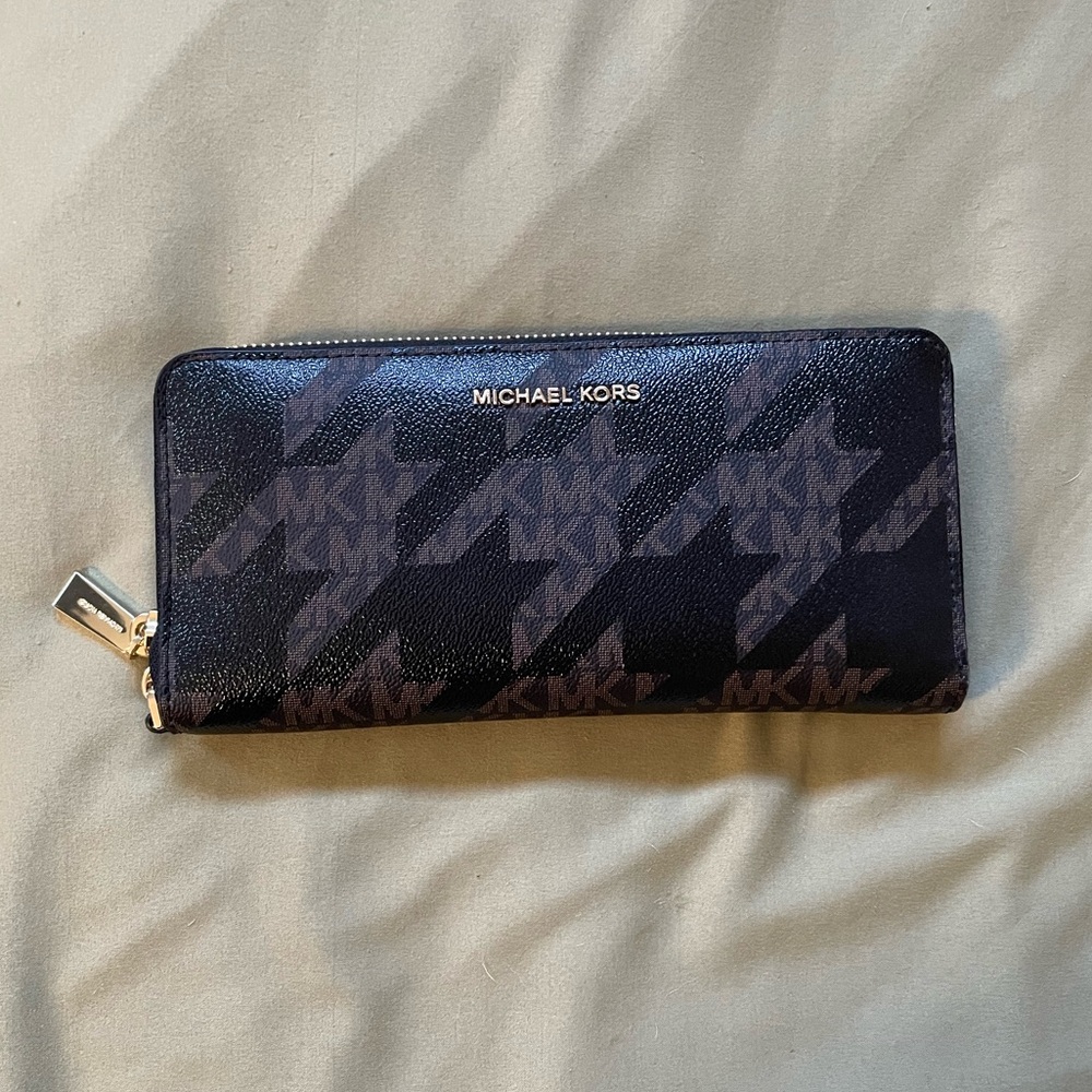Michael Kors Large Houndstooth and Leather Continental Wallet